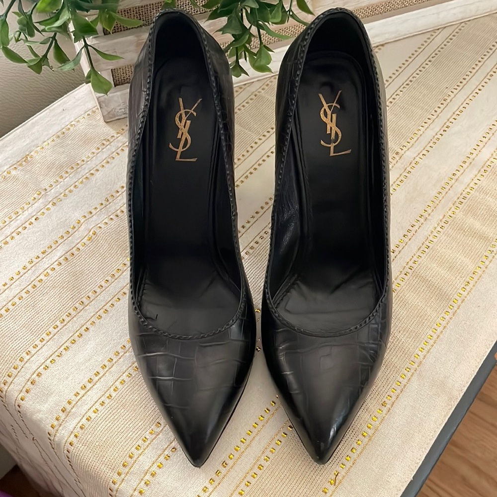 YSL Black textured pumps with wood heels size 40-1/2